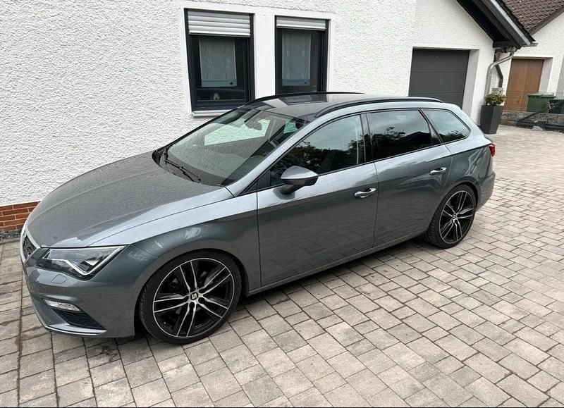 Grau Gebraucht 2017 Seat Leon FR Kombi | 12.500 € (Fairer Preis) - Bild 1/4