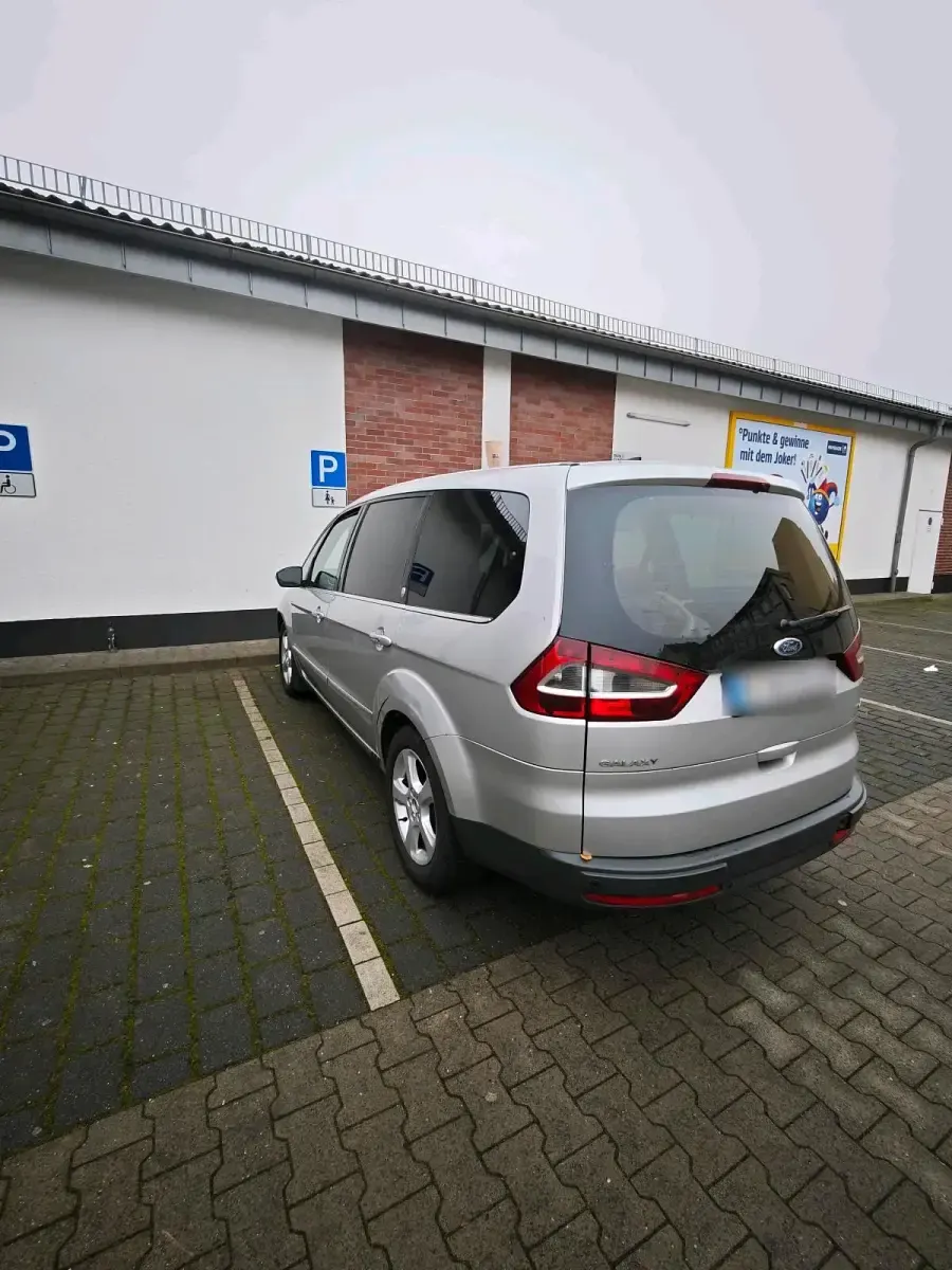 Gebraucht Ford Galaxy 140 PS (102 kW) 2007 Silber Van / Kleinbus