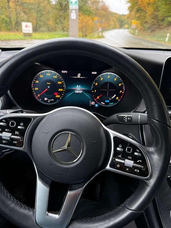 Gebraucht Mercedes GLC200 197 PS (144 kW) 2020 Weiß SUV