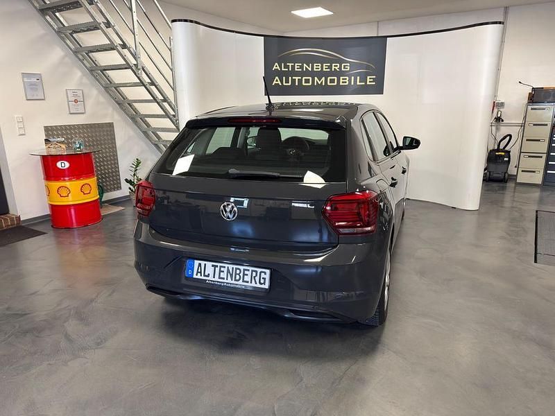 Gebraucht VW Polo Trendline 65 PS (47 kW) 2018 Grau Kleinwagen