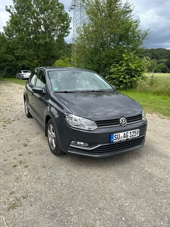 Gebraucht VW Polo 90 PS (66 kW) 2015 Schwarz Limousine