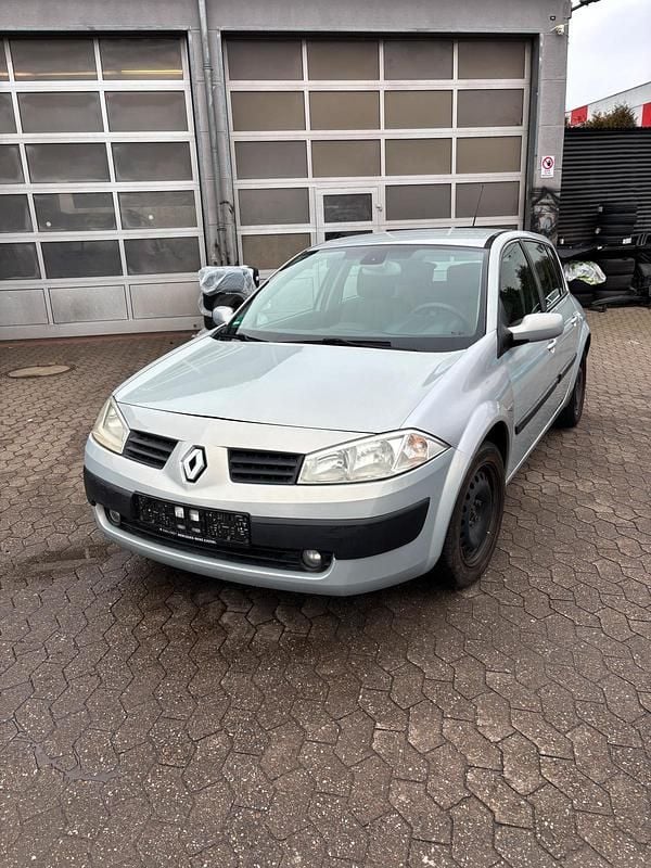 Gebraucht Renault Mégane II 98 PS (72 kW) 2003 Silber Limousine