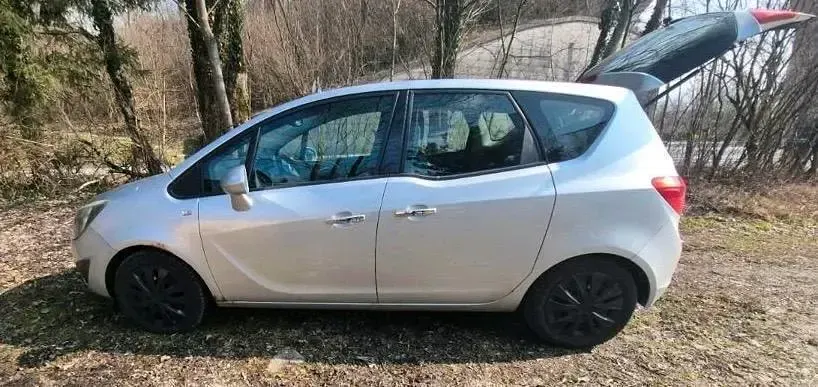 Gebraucht Opel Meriva 140 PS (102 kW) 2010 Silber Van / Kleinbus