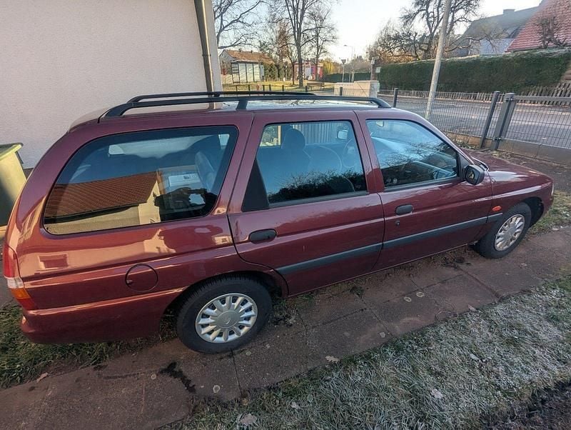 Second-hand Ford Escort 75 CP (55 kW) 1996 Roșu Break