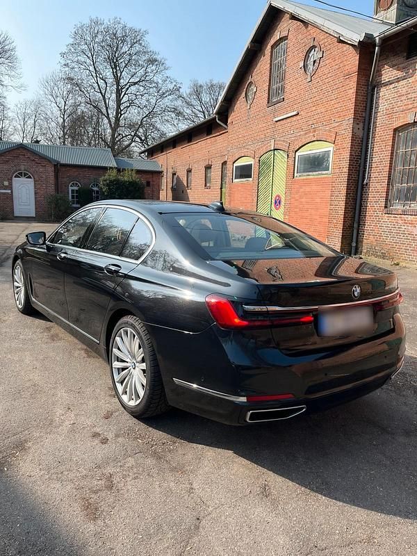 Gebraucht BMW 750 Executive 530 PS (389 kW) 2020 Limousine