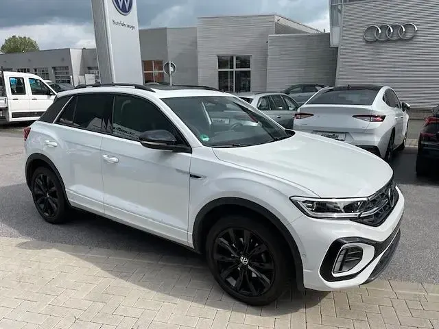 Second-hand VW T-Roc R-line 150 CP (110 kW) 2023 Alb SUV
