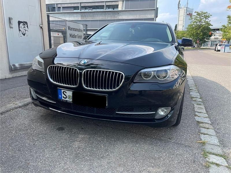 Gebraucht BMW 520 184 PS (135 kW) 2011 Schwarz Limousine