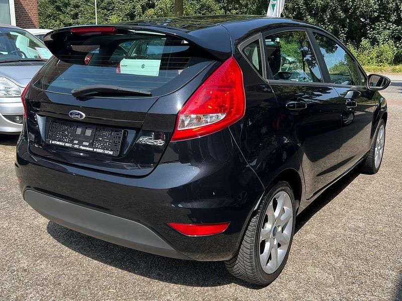 Gebraucht Ford Fiesta 82 PS (60 kW) 2012 Schwarz Kleinwagen