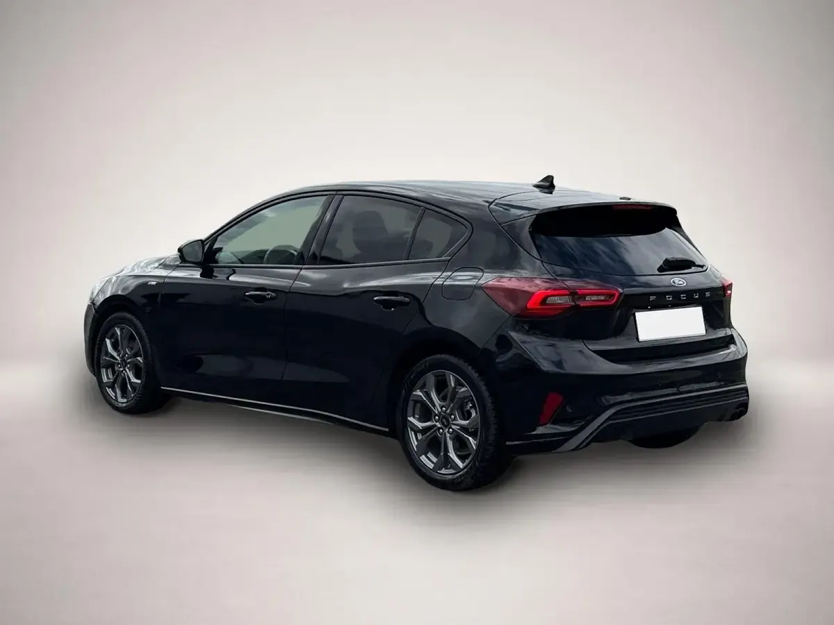 Gebraucht Ford Focus ST-Line 125 PS (91 kW) 2025 Manufacturer Limousine