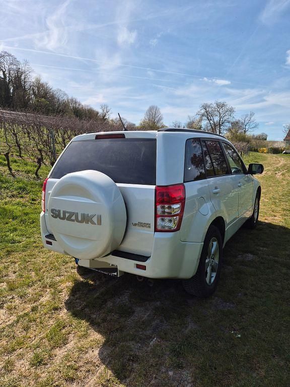 Gebraucht Suzuki Grand Vitara Comfort 129 PS (94 kW) 2012 Weiß SUV
