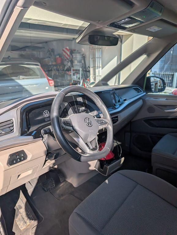 Gebraucht VW Multivan Life 150 PS (110 kW) 2024 Weiß Van
