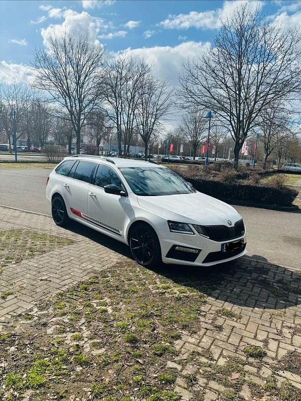 Gebraucht Skoda Octavia RS 230 PS (169 kW) 2017 Weiß Kombi