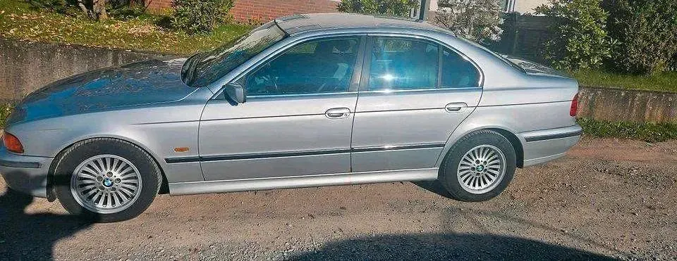 Gebraucht BMW 523 170 PS (125 kW) 2000 Grau Limousine