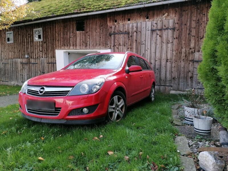 Rot Gebraucht 2008 Opel Astra Kombi | 800 € (Superpreis) - Bild 1/3