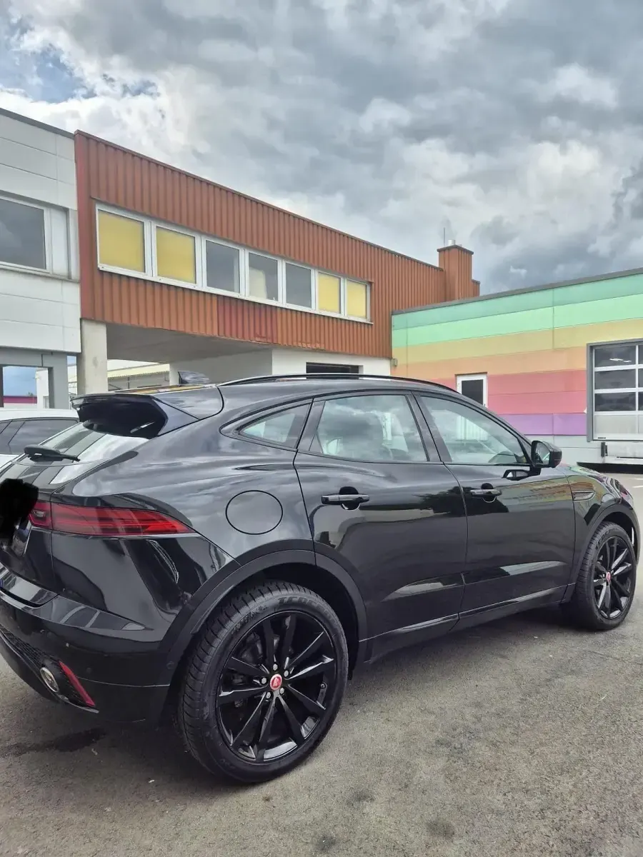 Gebraucht Jaguar E-Pace R-Dynamic 180 PS (132 kW) 2018 Schwarz SUV