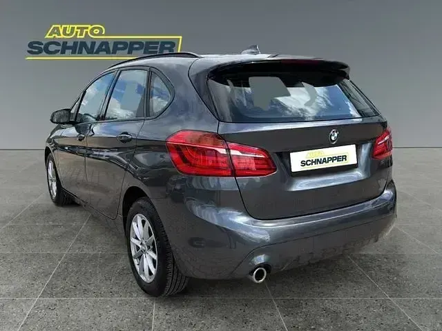 Używany BMW 218 Advantage 140 KM (102 kW) 2019 Srebrny Minivan