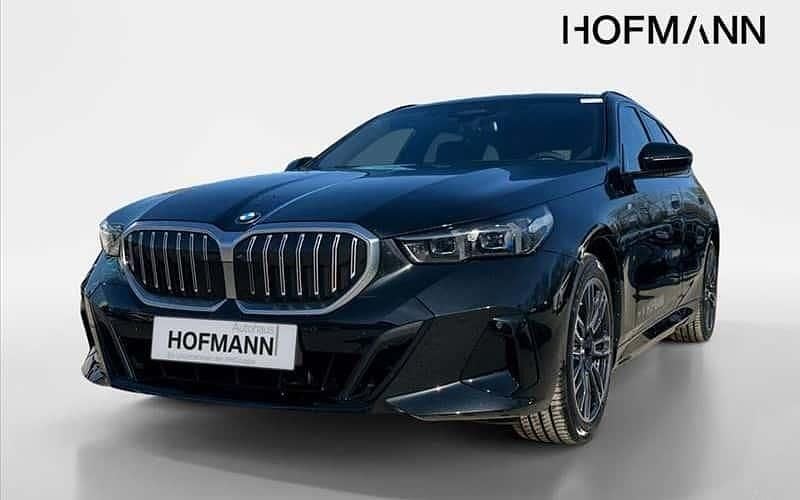 Schwarz Neu 2025 BMW 520 Comfort Edition Kombi | 61.340 € (Guter Preis) - Bild 1/4