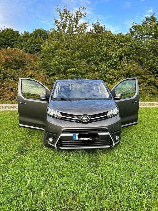 Gebraucht 2022 Toyota Proace Verso Team Kombi | 32.600 € (Superpreis) - Bild 1/4