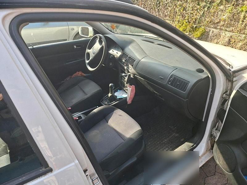 Gebraucht VW Golf IV 131 PS (96 kW) 2002 Weiß Kombi