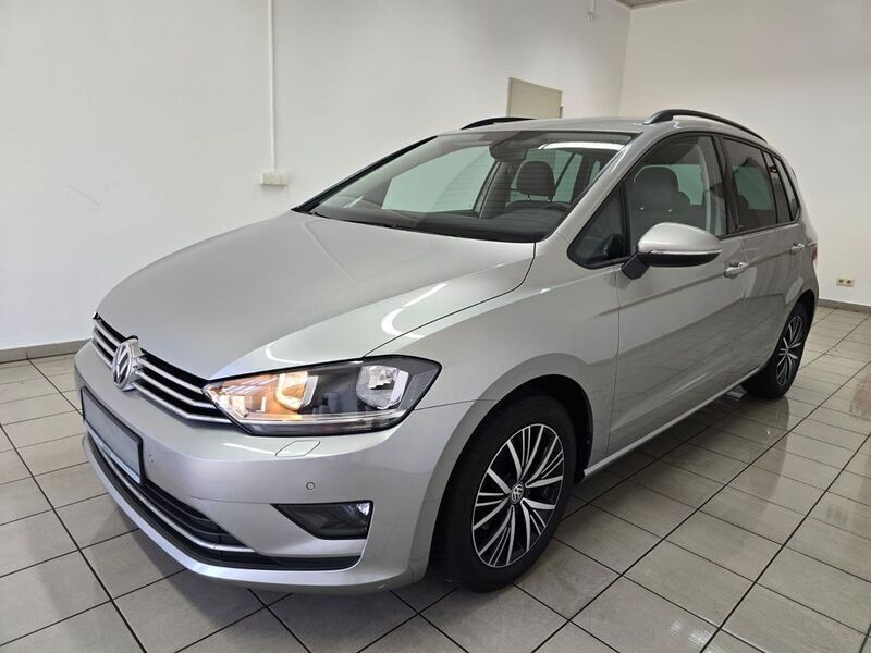 Silber Gebraucht 2017 VW Golf VII Allstar Limousine | 13.990 € (Fairer Preis) - Bild 1/4