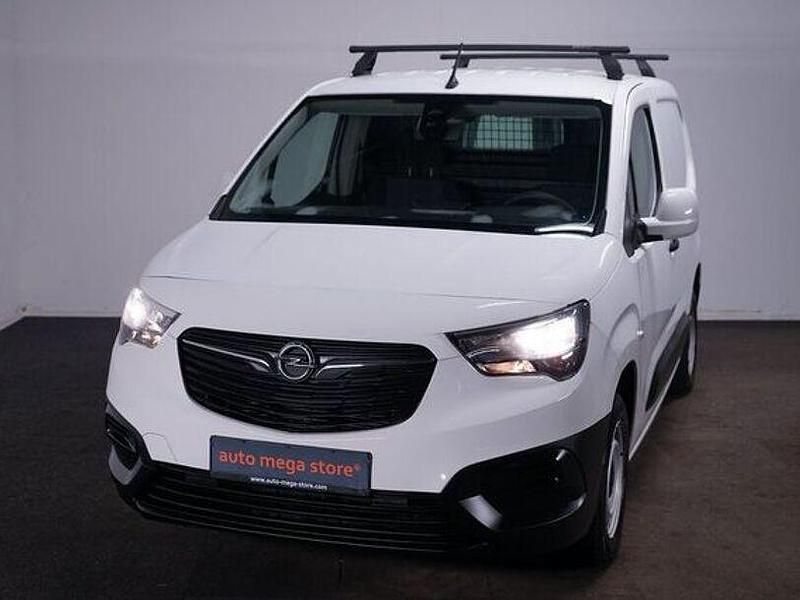 Weiß Gebraucht 2020 Opel Combo Edition Van / Kleinbus | 9.499 € (Guter Preis) - Bild 1/4