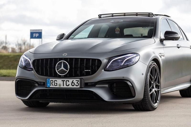 Grau Gebraucht 2018 Mercedes E63S AMG AMG Limousine | 83.000 € - Bild 1/4