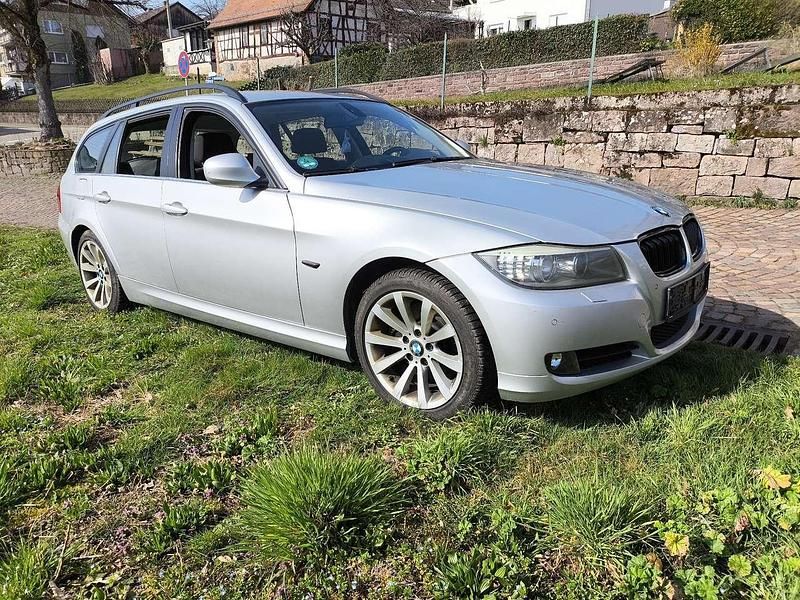 Gebraucht BMW 325 197 PS (144 kW) 2009 Grau Kombi