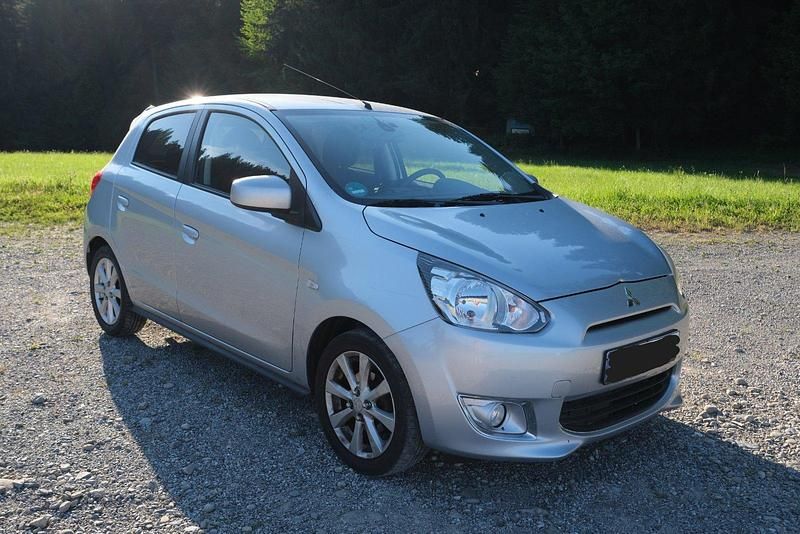 Gebraucht Mitsubishi Space Star Intense 80 PS (58 kW) 2013 Grau Kleinwagen