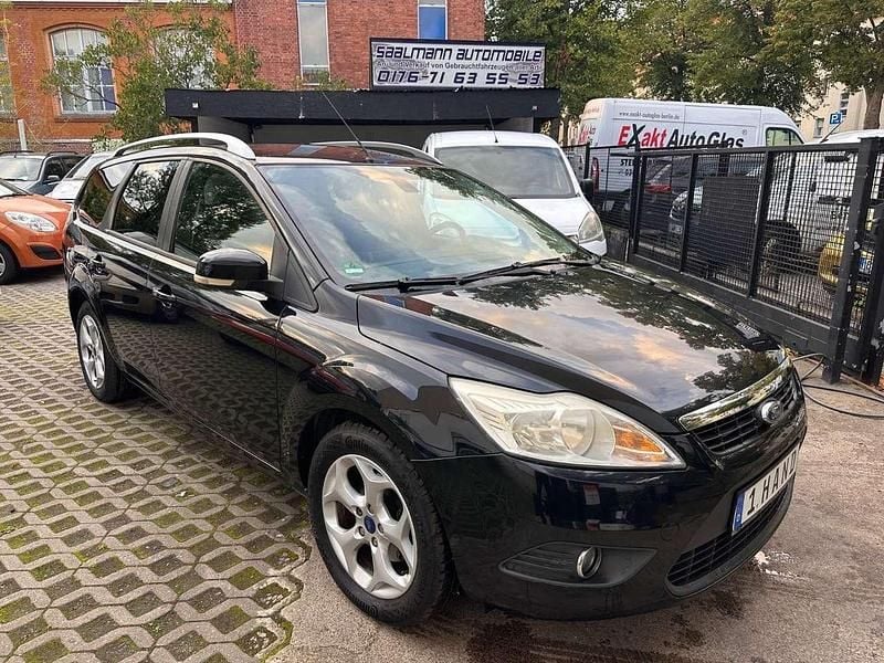 Schwarz Gebraucht 2011 Ford Focus Style Kombi | 3.690 € (Superpreis) - Bild 1/4