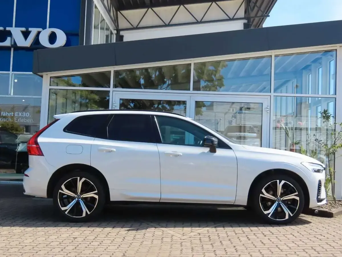 Gebraucht Volvo XC60 R-Design 253 PS (186 kW) 2022 Weiß SUV