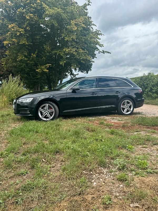 Schwarz Gebraucht 2016 Audi A4 Kombi | 14.100 € (Fairer Preis) - Bild 1/4