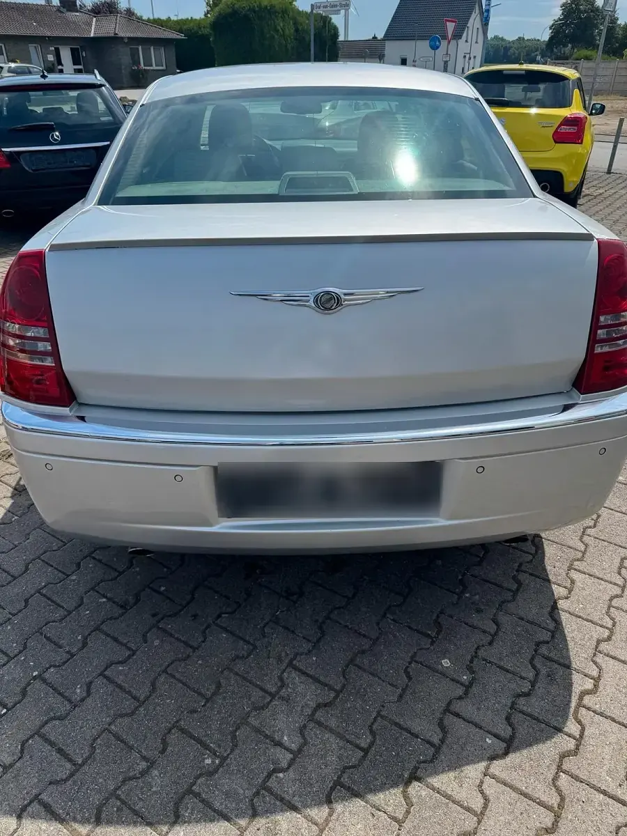 Używany Chrysler 300C 218 KM (160 kW) 2007 Srebrny Sedan/Limuzyna