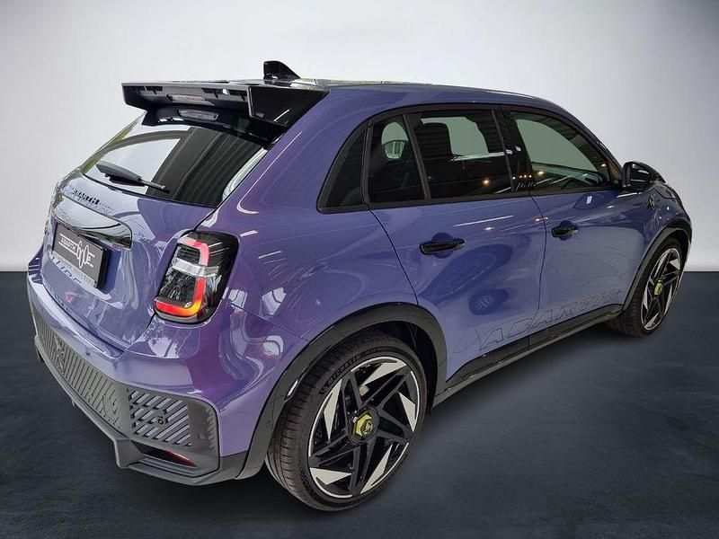 Gebraucht Abarth 600e Scorpionissima 206 kW (281 PS) 2025 Hypnotic purple SUV