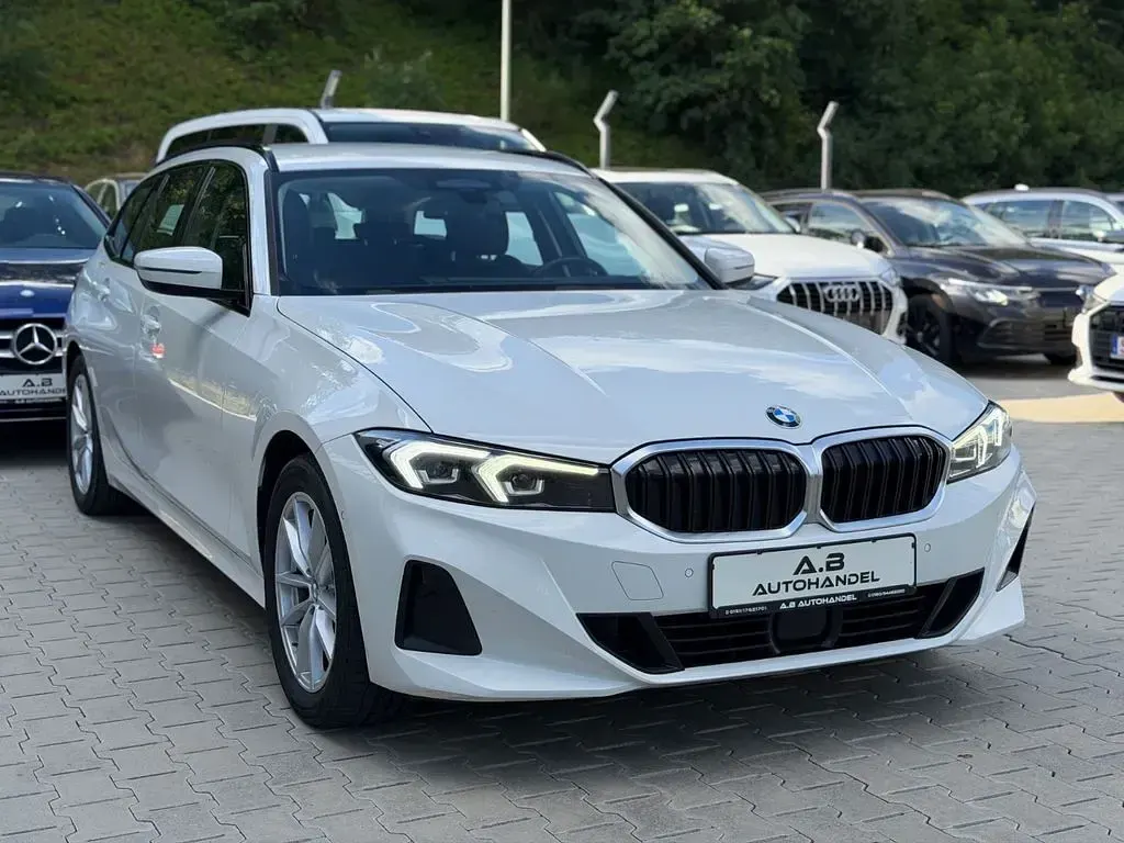 Gebraucht BMW 320 Performance 190 PS (139 kW) 2023 Weiß Kombi
