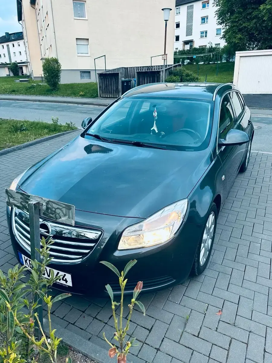 Gebraucht Opel Insignia 160 PS (117 kW) 2010 Grau Kombi