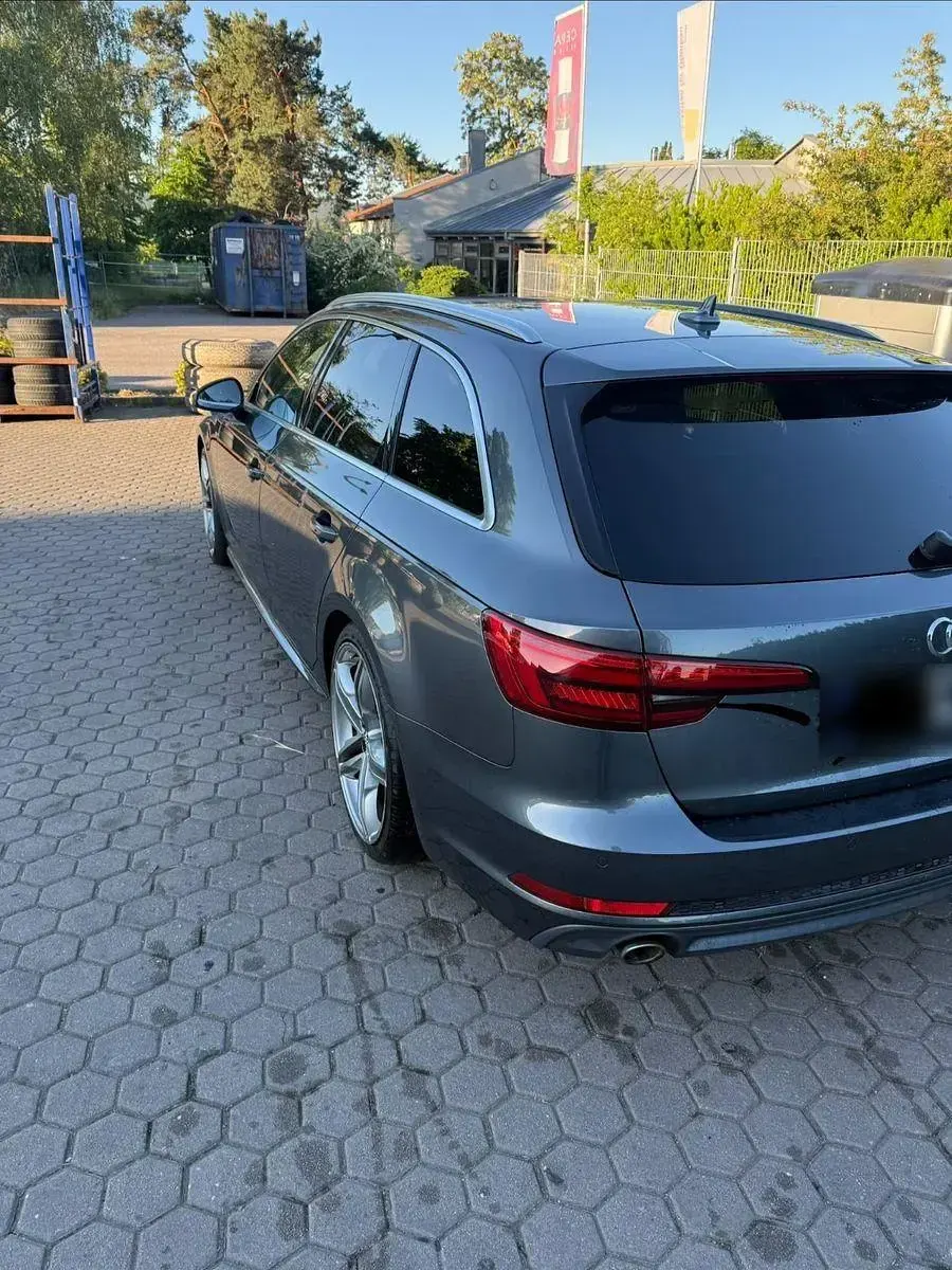 Gebraucht Audi A4 S-Line 150 PS (110 kW) 2017 Grau Kombi