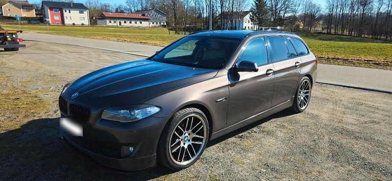 Gebraucht BMW 525 Shadowline 204 PS (150 kW) 2011 Kombi
