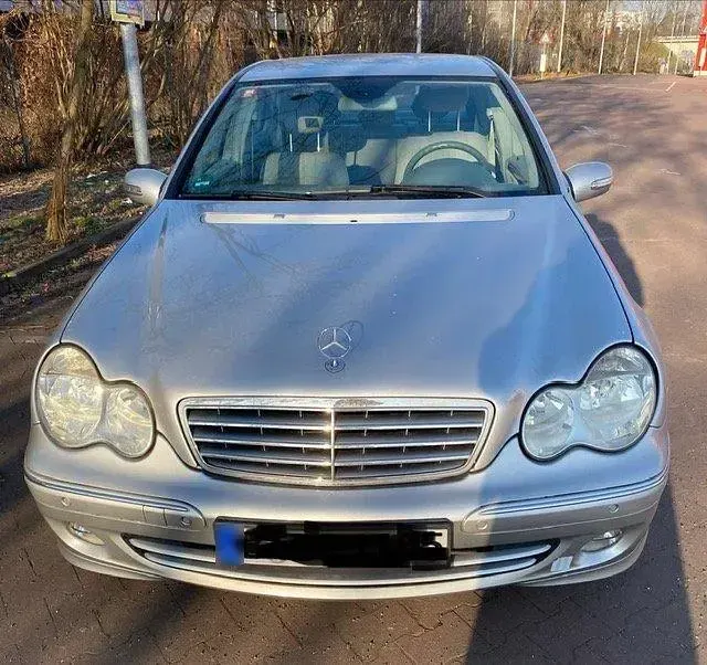 Gebraucht Mercedes C200 163 PS (119 kW) 2004 Silber Limousine
