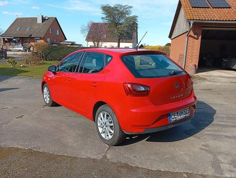 Gebraucht Seat Ibiza 90 PS (66 kW) 2016 Rot Limousine