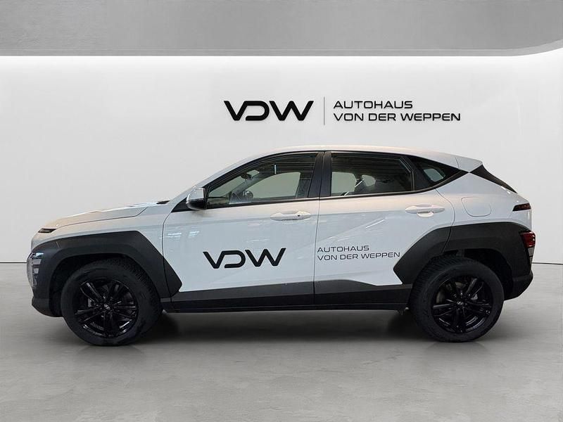 Gebraucht Hyundai Kona Select 139 PS (102 kW) 2025 Atlas white (weiß) SUV