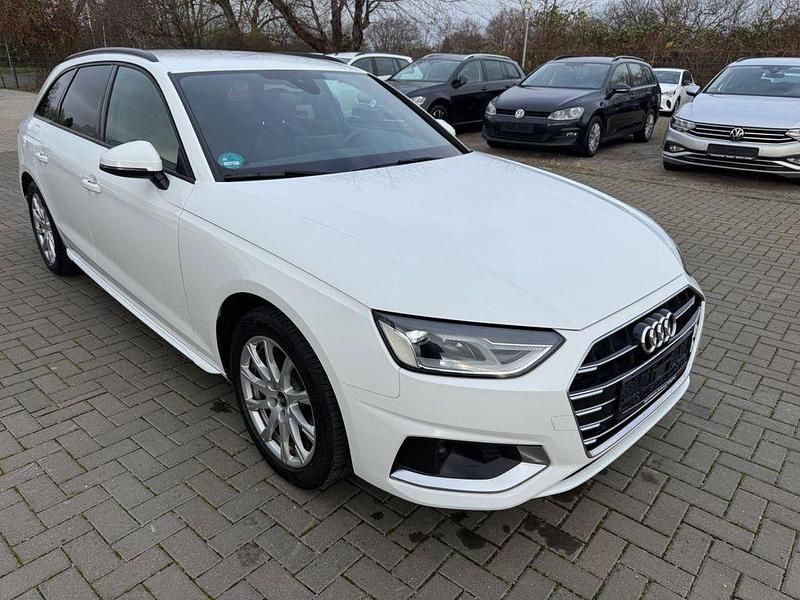 Gebraucht Audi A4 Advanced 163 PS (119 kW) 2022 Weiß Kombi