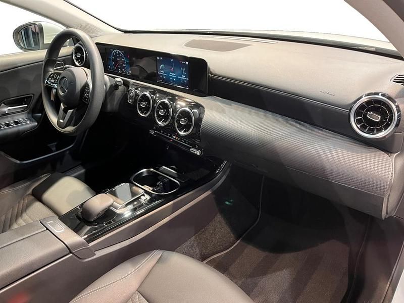 Gebraucht Mercedes A220 Style 190 PS (139 kW) 2023 Unilack polarweiss Limousine
