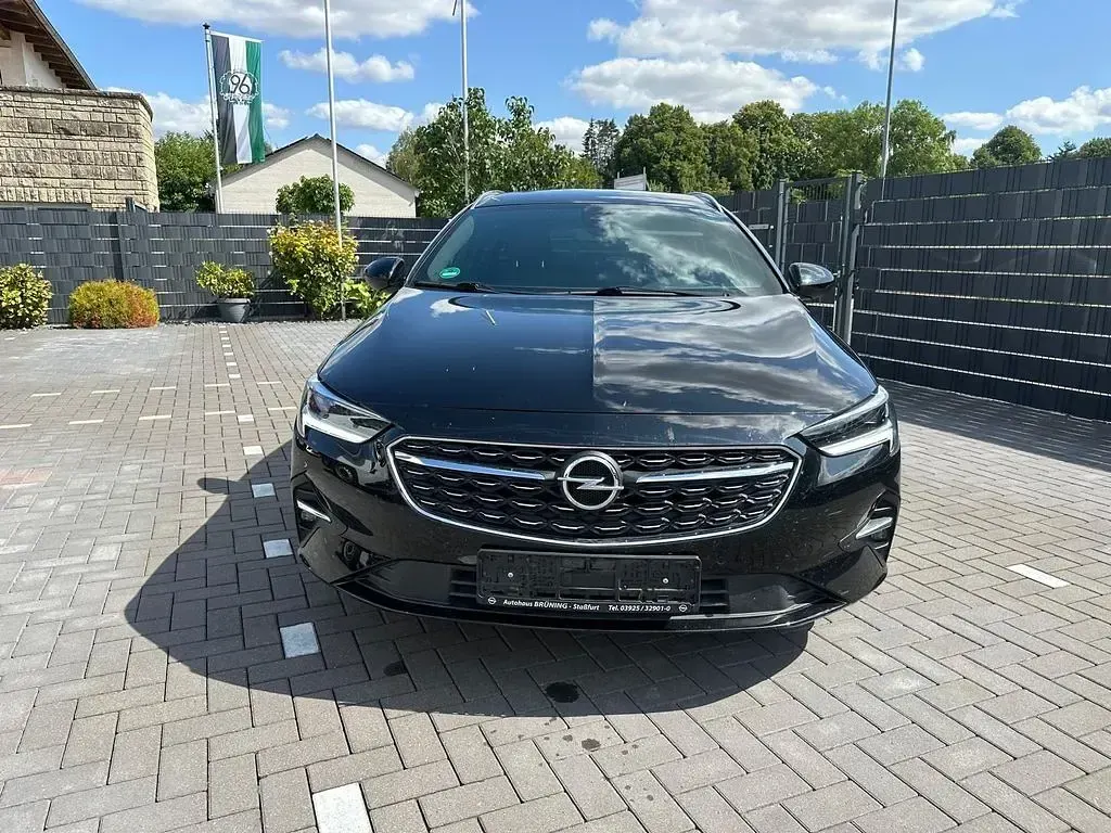 Gebraucht Opel Insignia Business Elegance 174 PS (127 kW) 2021 Black meet kettle Kombi