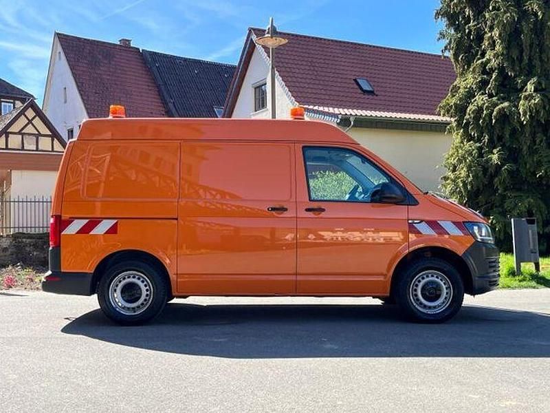 Second-hand VW T6 150 CP (110 kW) 2018 Portocaliu Van