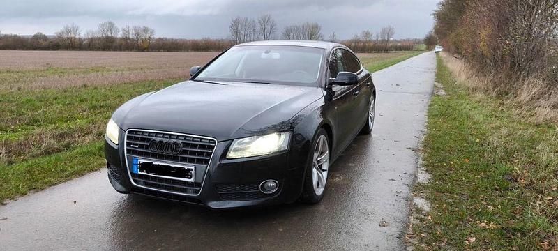 Schwarz Gebraucht 2010 Audi A5 Sportback S-Line Kleinwagen | 11.950 € (Teuer) - Bild 1/4