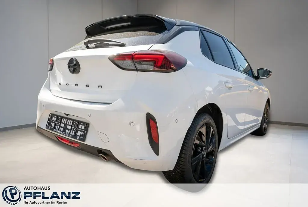Używany Opel Corsa 101 KM (74 kW) 2024 Biały Hatchback
