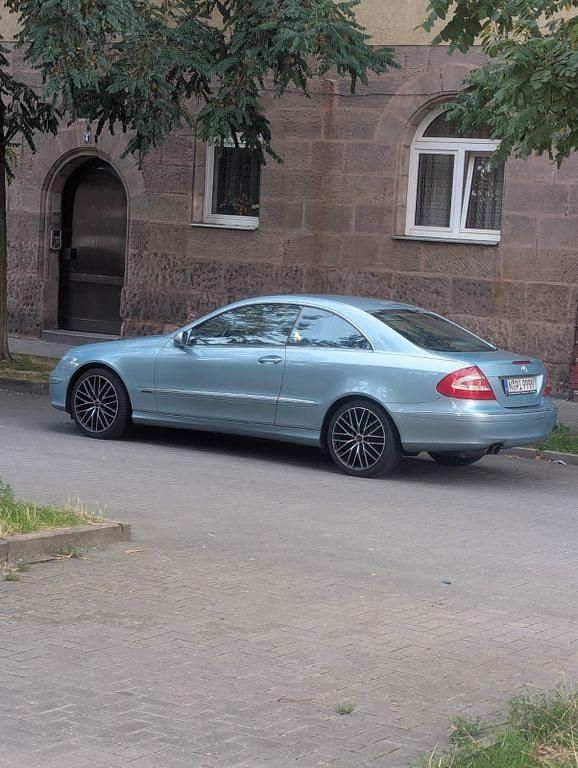 Blau Gebraucht 2003 Mercedes CLK320 Elegance Coupé | 3.600 € (Superpreis) - Bild 1/4
