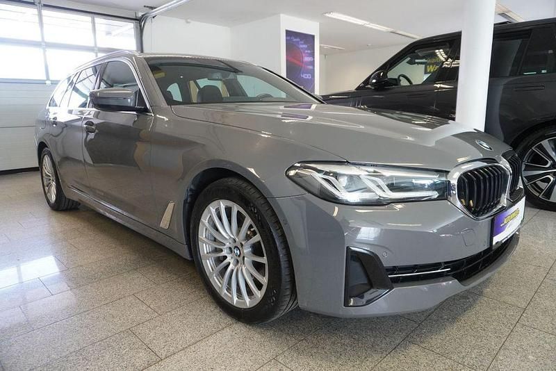 Gebraucht BMW 530e 292 PS (214 kW) 2021 Silber Kombi