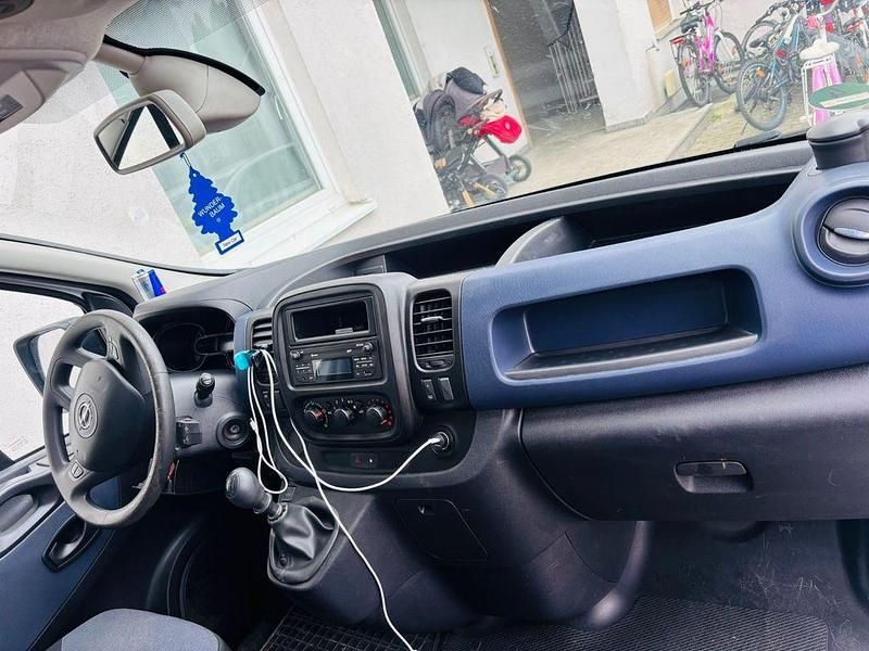 Gebraucht Opel Vivaro 2017 Weiß Van / Kleinbus