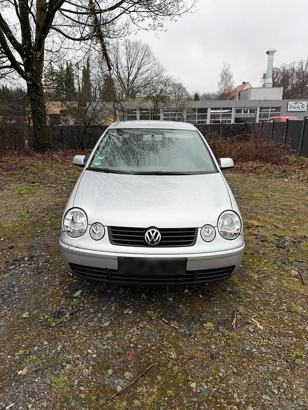 Gebraucht VW Polo 60 PS (44 kW) 2003 Silber Kleinwagen
